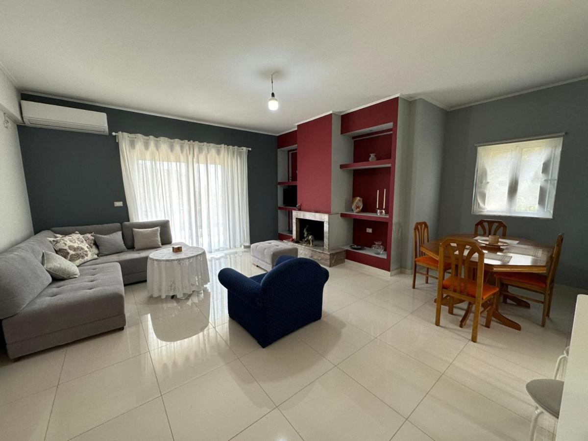Two-bedroom appartment Sarandë Buitenkant foto
