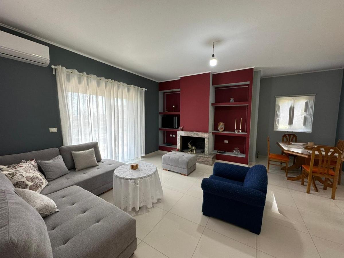 Two-bedroom appartment Sarandë Buitenkant foto