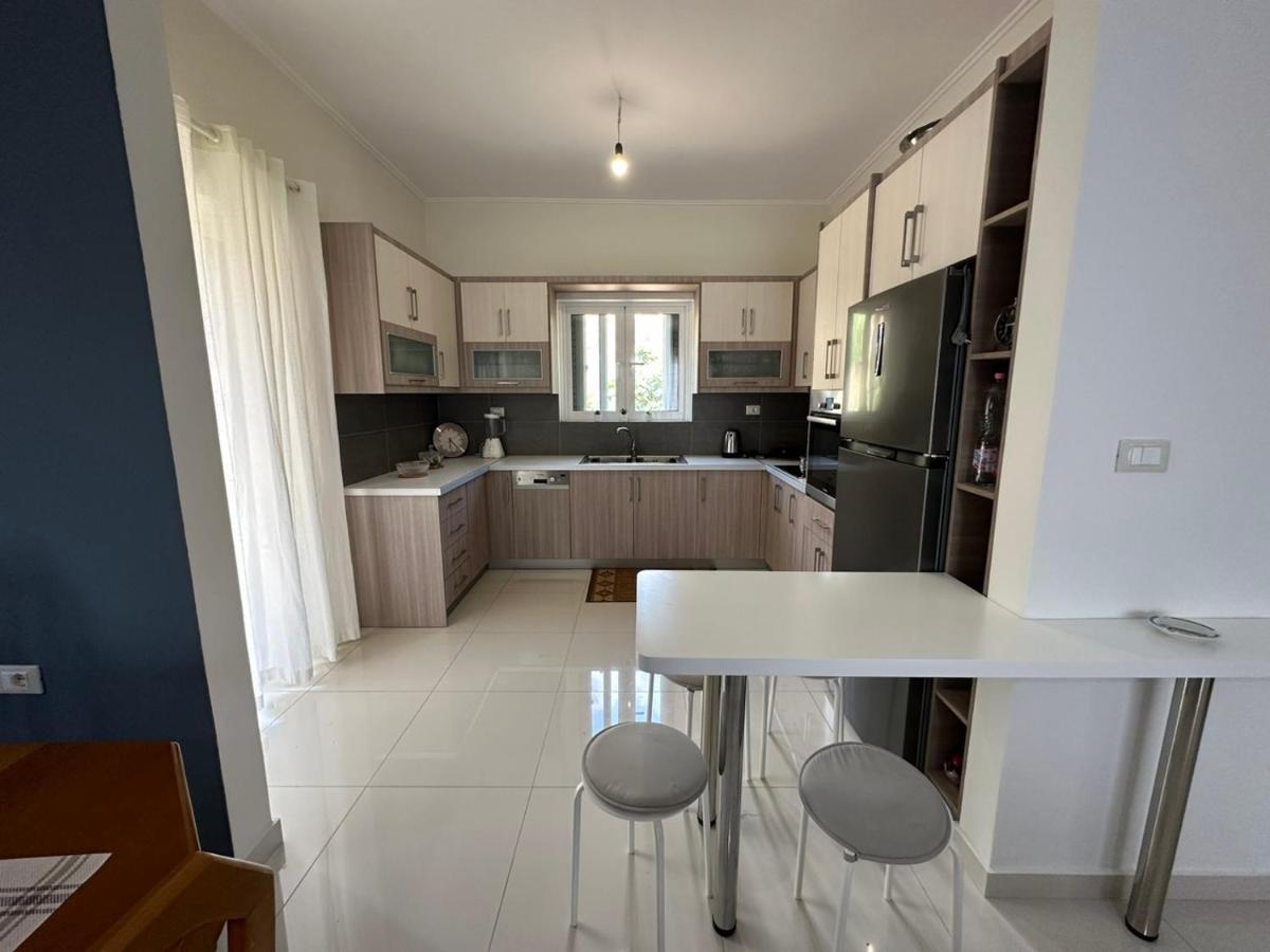 Two-bedroom appartment Sarandë Buitenkant foto