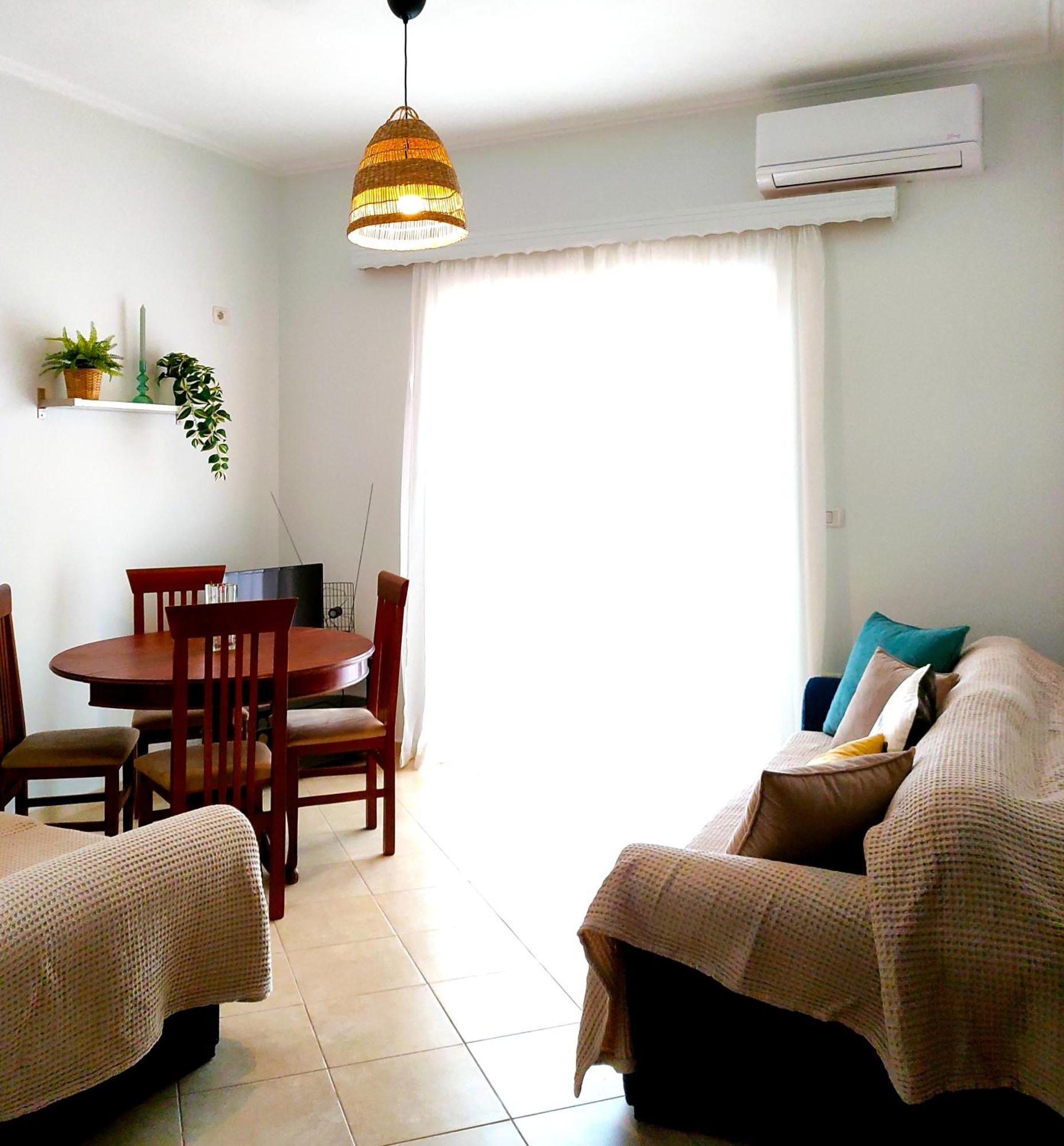 Two-bedroom appartment Sarandë Buitenkant foto